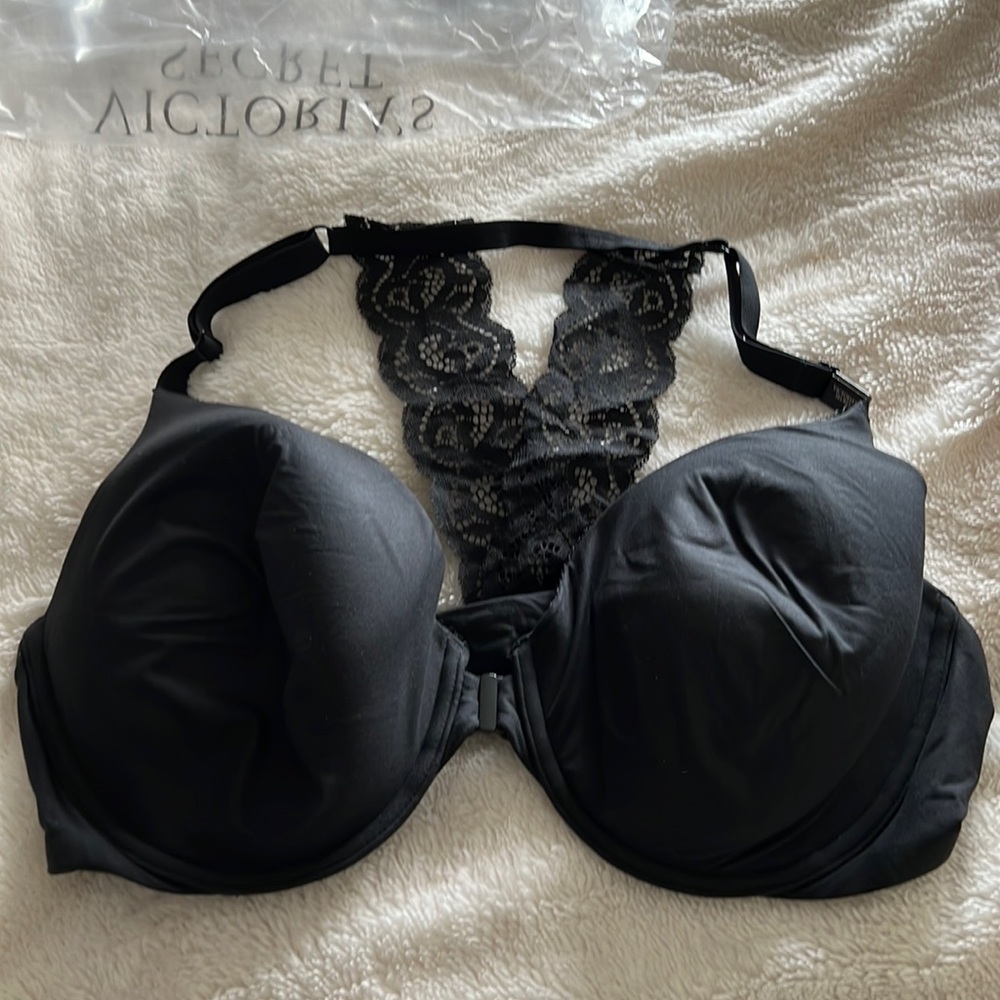 38D Victoria Secret razor back black bra- NEW
